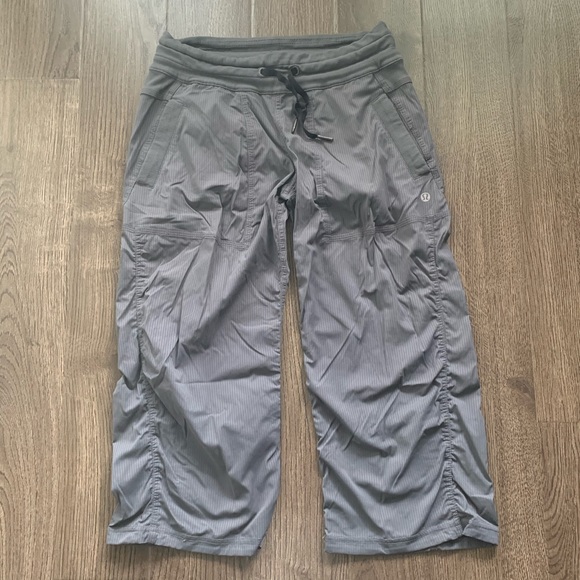lululemon athletica Pants - Grey Size 6 Lululemon Dance Studio Crops